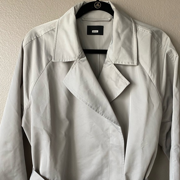 The Transit Trench Coat Ltd Edition by Away Travel Sand Size Large - Picture 5 of 15